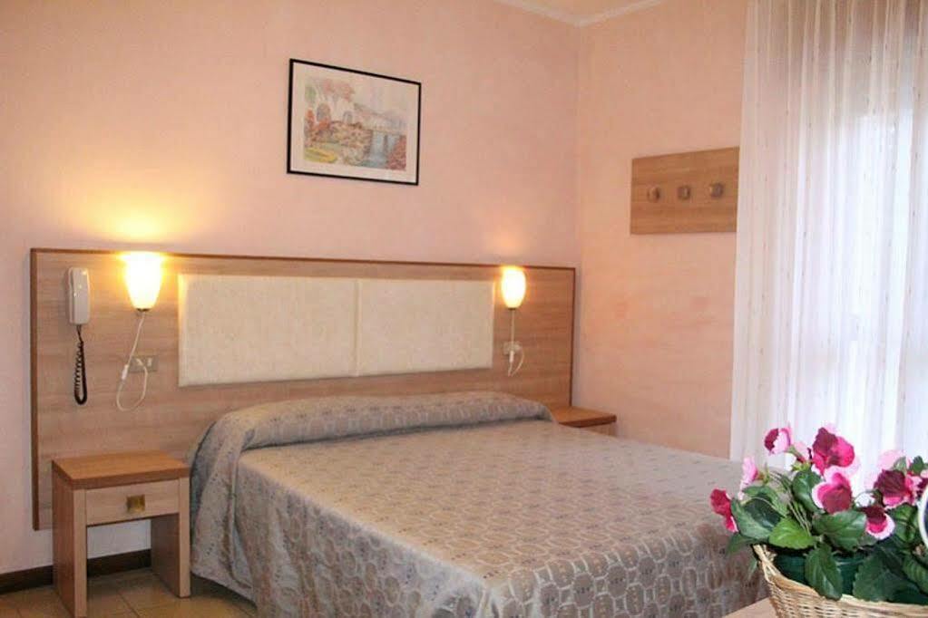 Arlecchino Hotel 3*